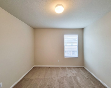 19338 Harvest Stream Way - Photo Thumbnail 36