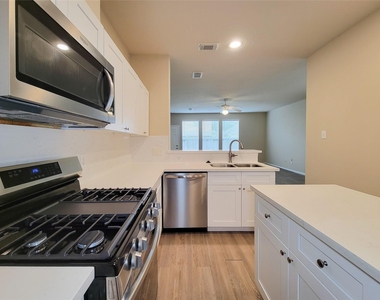 19338 Harvest Stream Way - Photo Thumbnail 16