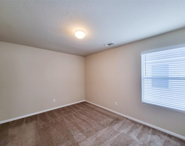 19338 Harvest Stream Way - Photo Thumbnail 38