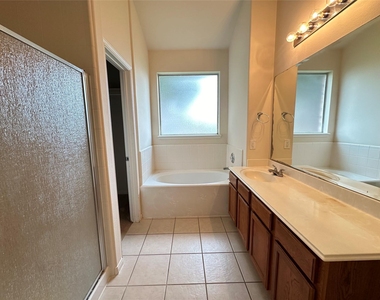 14611 Becurtesy Court - Photo Thumbnail 10