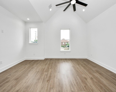5029 Broom Street - Photo Thumbnail 7