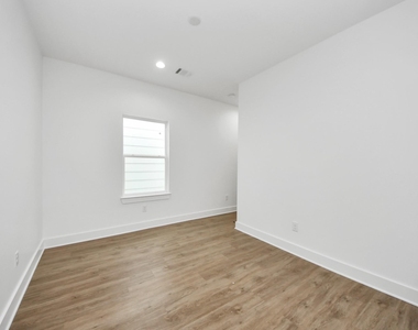 5029 Broom Street - Photo Thumbnail 15