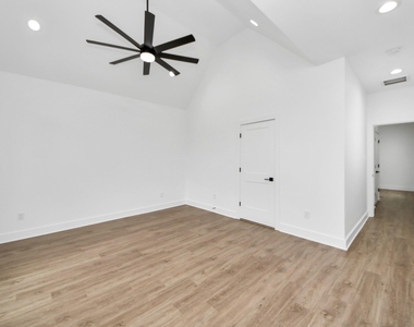 5029 Broom Street - Photo Thumbnail 5