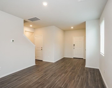 3181 Wood Lily Drive - Photo Thumbnail 7