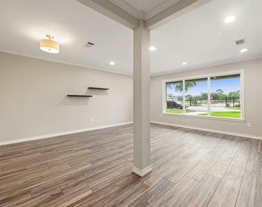 5127 Maple Street - Photo Thumbnail 7