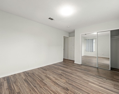 5127 Maple Street - Photo Thumbnail 13