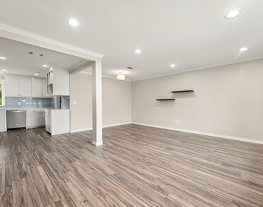 5127 Maple Street - Photo Thumbnail 6