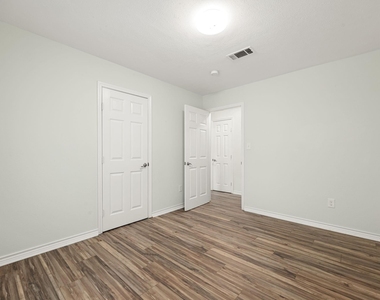 5127 Maple Street - Photo Thumbnail 11