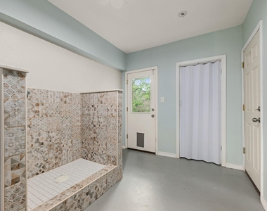 5127 Maple Street - Photo Thumbnail 15