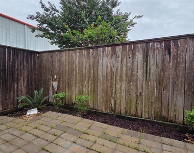 5321 Inker Street - Photo Thumbnail 2