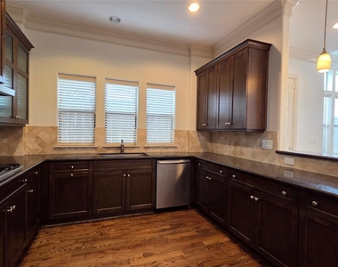 5321 Inker Street - Photo Thumbnail 9