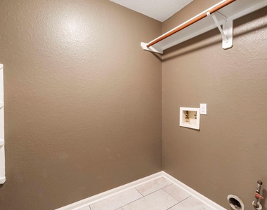 19 Shimmer Pond Place - Photo Thumbnail 30