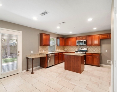 19 Shimmer Pond Place - Photo Thumbnail 17