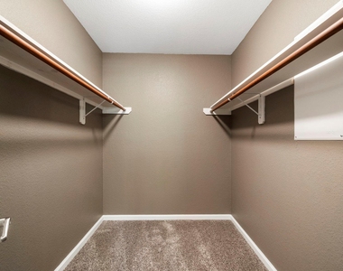 19 Shimmer Pond Place - Photo Thumbnail 26