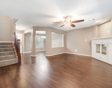 19 Shimmer Pond Place - Photo Thumbnail 11