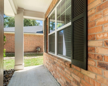 19 Shimmer Pond Place - Photo Thumbnail 4