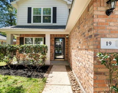 19 Shimmer Pond Place - Photo Thumbnail 3