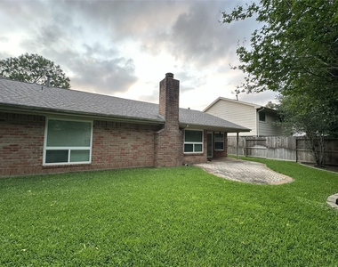 2211 Brook View Lane - Photo Thumbnail 13