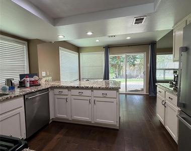 2211 Brook View Lane - Photo Thumbnail 2