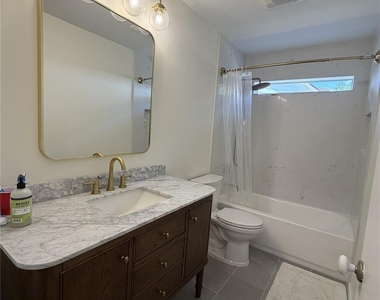 2211 Brook View Lane - Photo Thumbnail 12