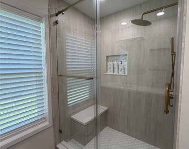 2211 Brook View Lane - Photo Thumbnail 8