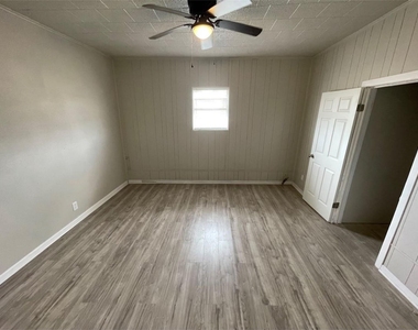 501 14th Street - Photo Thumbnail 16
