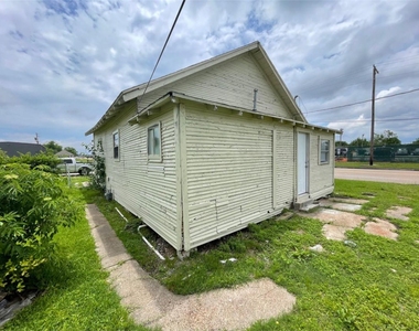 501 14th Street - Photo Thumbnail 3