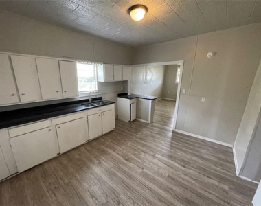 501 14th Street - Photo Thumbnail 12