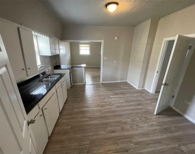 501 14th Street - Photo Thumbnail 10