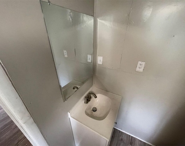 501 14th Street - Photo Thumbnail 21