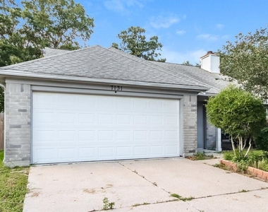 7131 Maple Walk Drive - Photo Thumbnail 1