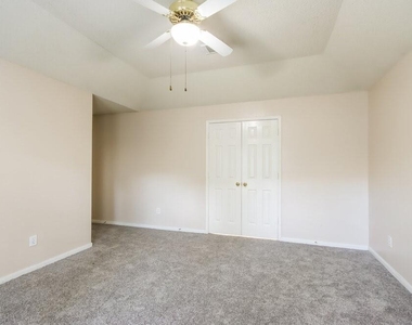 7131 Maple Walk Drive - Photo Thumbnail 8
