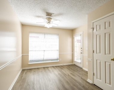 7131 Maple Walk Drive - Photo Thumbnail 12