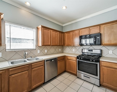 8726 Old Maple Lane - Photo Thumbnail 11