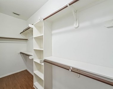 8726 Old Maple Lane - Photo Thumbnail 21