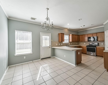 8726 Old Maple Lane - Photo Thumbnail 14