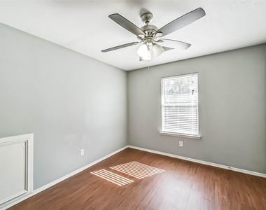 8726 Old Maple Lane - Photo Thumbnail 32