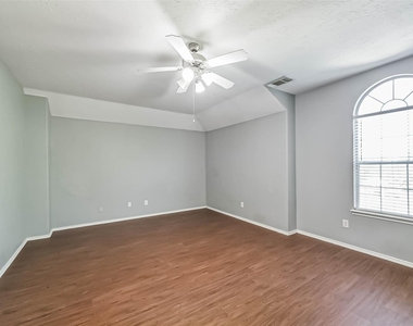 8726 Old Maple Lane - Photo Thumbnail 23