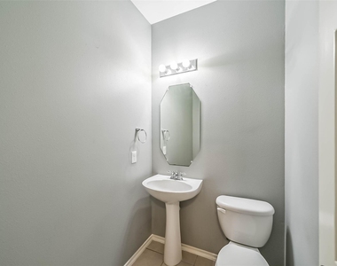 8726 Old Maple Lane - Photo Thumbnail 16