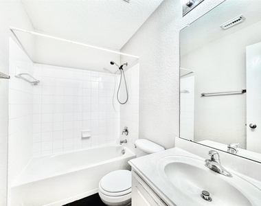 13327 Belvedere Park Court - Photo Thumbnail 7