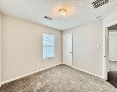 13327 Belvedere Park Court - Photo Thumbnail 8