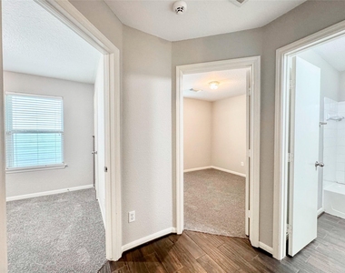 13327 Belvedere Park Court - Photo Thumbnail 10