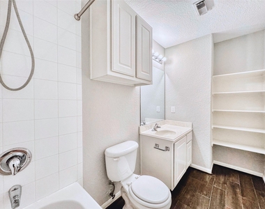 13327 Belvedere Park Court - Photo Thumbnail 24