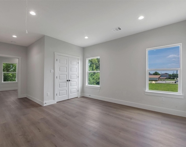 9309 Jutland Road - Photo Thumbnail 15