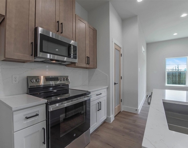 9309 Jutland Road - Photo Thumbnail 8