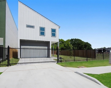 9309 Jutland Road - Photo Thumbnail 29