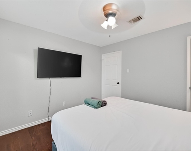 12727 Ashford Knoll Drive - Photo Thumbnail 36