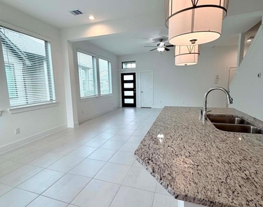 1539 Crystal Stream Drive - Photo Thumbnail 9