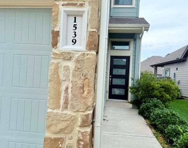 1539 Crystal Stream Drive - Photo Thumbnail 2