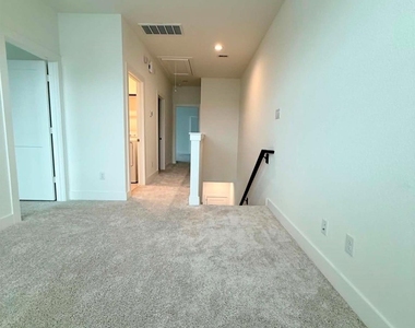 1539 Crystal Stream Drive - Photo Thumbnail 19